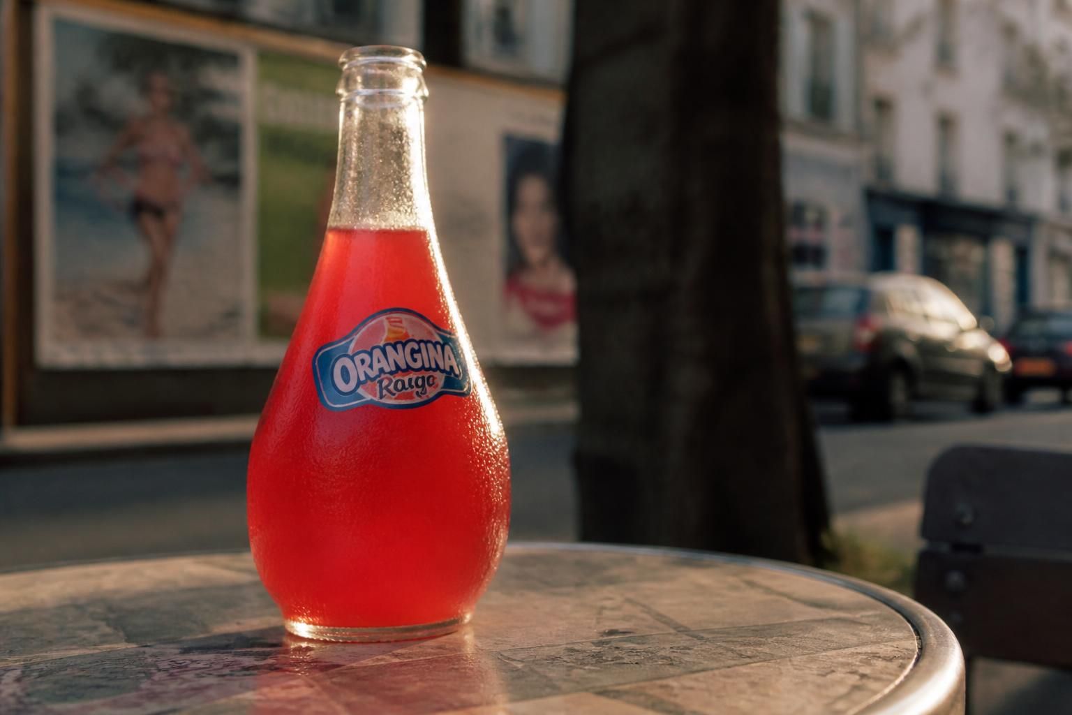 découvrez l'histoire d'orangina rouge, une icône des années 90 qui a marqué l'univers des sodas avec son goût unique et son design inoubliable.